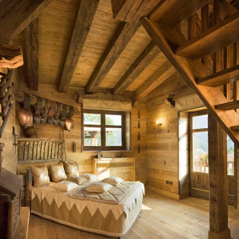 Chalet Euthalia Restaurant & Suites - Deluxe Suite with Spa Bath - 4