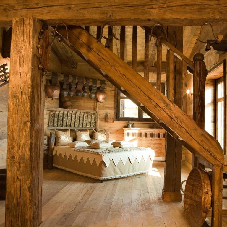 Chalet Euthalia Restaurant & Suites - Deluxe Suite with Spa Bath - 5