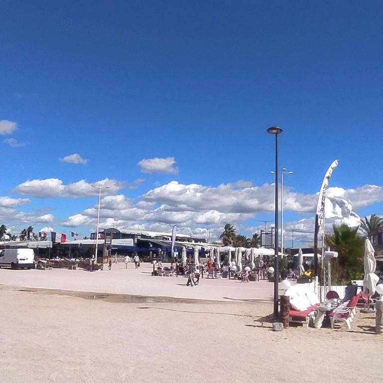 Sun escape, appart rénové climatisé 3 pièces 4-6 pers, 350m de la plage - Appartement 2 Chambres - 50