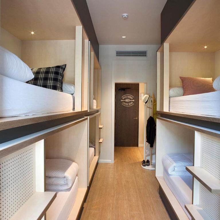 TOC Hostel Barcelona - Bed in 6-Bed Mixed Dormitory Room - 4