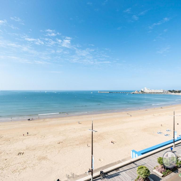 Appartement moderne 80m² avec wifi, lave-vaisselle, balcon et vue mer - FR-1-197-539 - Appartement - 1