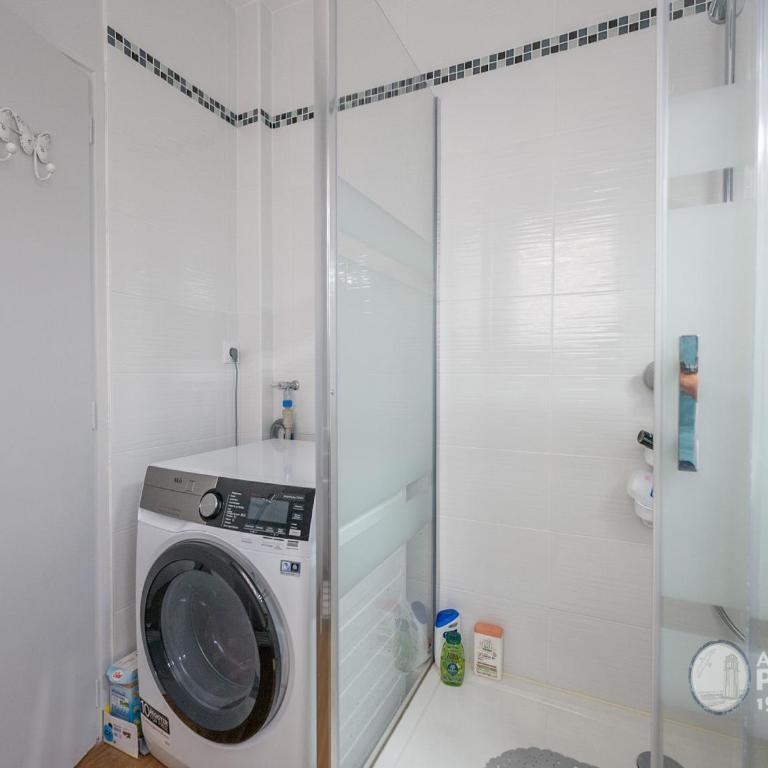 Appartement moderne 80m² avec wifi, lave-vaisselle, balcon et vue mer - FR-1-197-539 - Appartement - 16