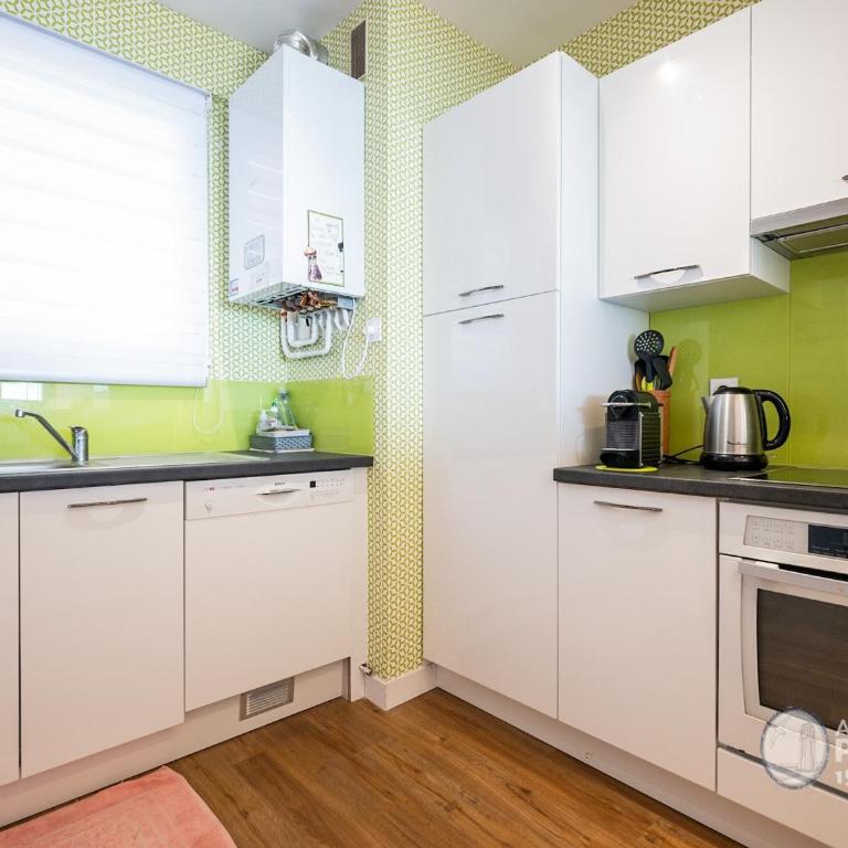 Appartement moderne 80m² avec wifi, lave-vaisselle, balcon et vue mer - FR-1-197-539 - Appartement - 20