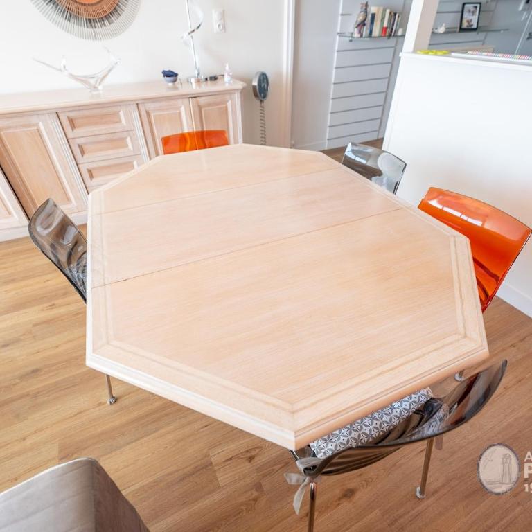 Appartement moderne 80m² avec wifi, lave-vaisselle, balcon et vue mer - FR-1-197-539 - Appartement - 24