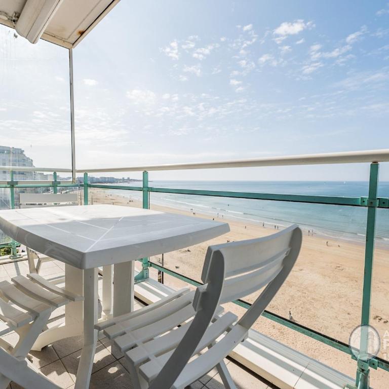 Appartement moderne 80m² avec wifi, lave-vaisselle, balcon et vue mer - FR-1-197-539 - Appartement - 28
