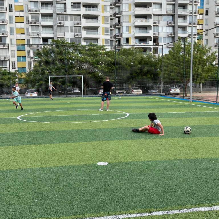 Espectacular apartamento en Condominio Peñazul con BBQ - Three-Bedroom Apartment - 37