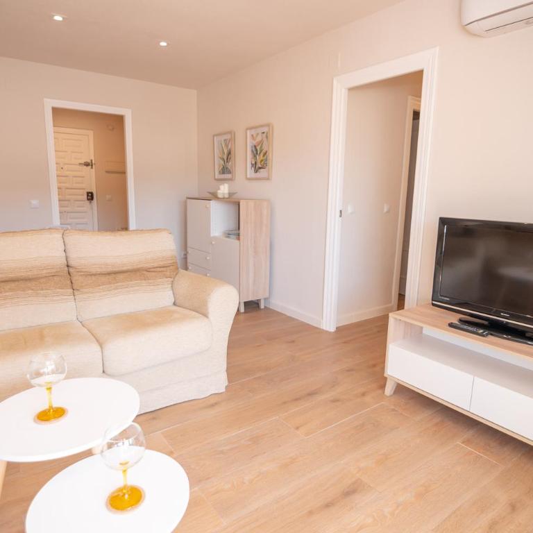 Apartamento Plaza Mar - Three-Bedroom Apartment - 19