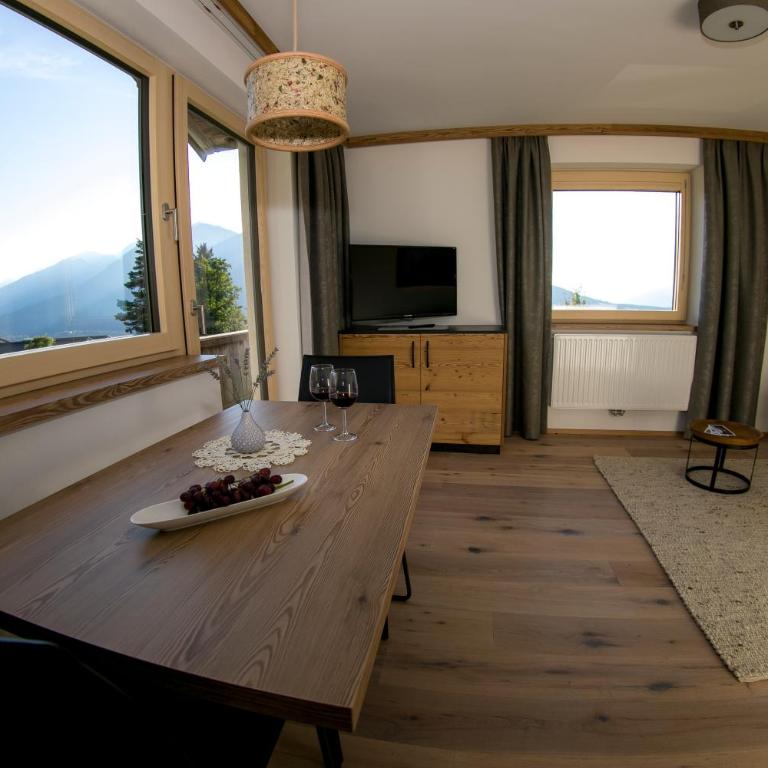 Apartment Wiesenhof - NATUR & WEITBLICK über Innsbruck - Ladestation für Elektroautos - Deluxe Apartment - 5