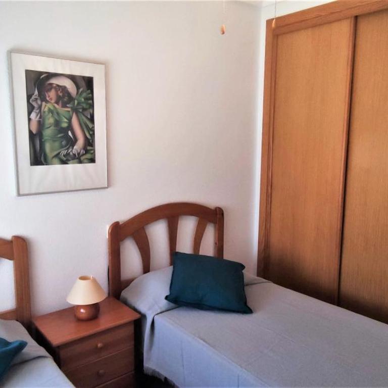 Chill Retreat AC Bungalow in Gran Alacant - Two-Bedroom House - 36