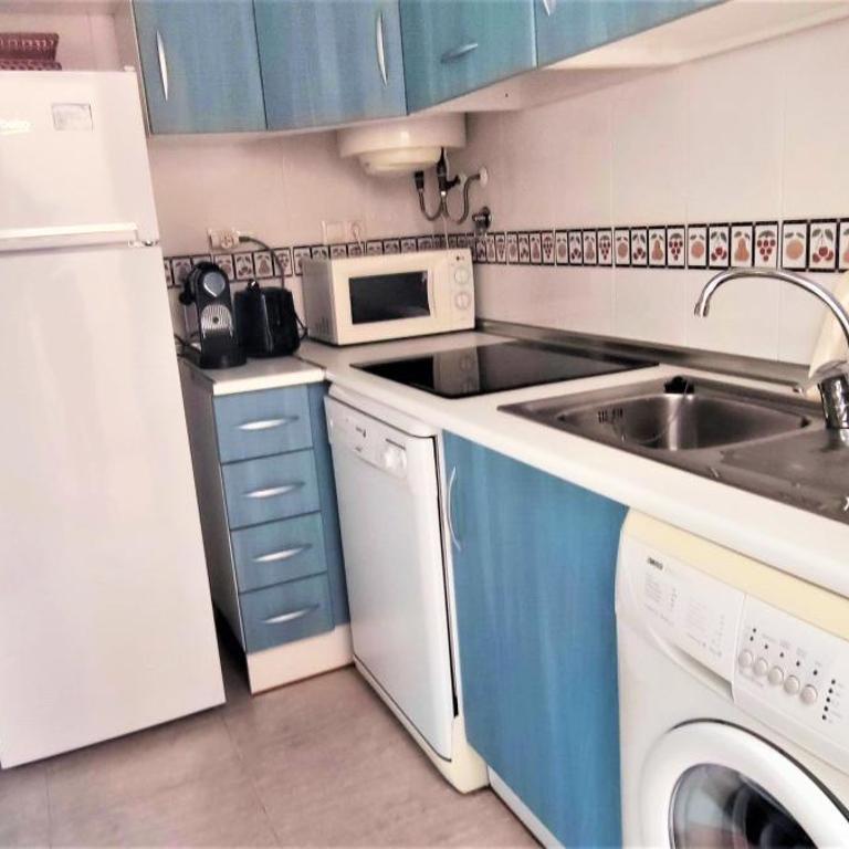 Chill Retreat AC Bungalow in Gran Alacant - Two-Bedroom House - 38