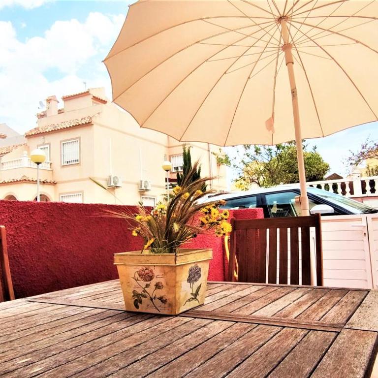 Chill Retreat AC Bungalow in Gran Alacant - Two-Bedroom House - 2