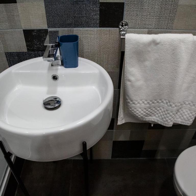 B&B Giardino Bellini-centro - Junior Suite with Balcony - 24