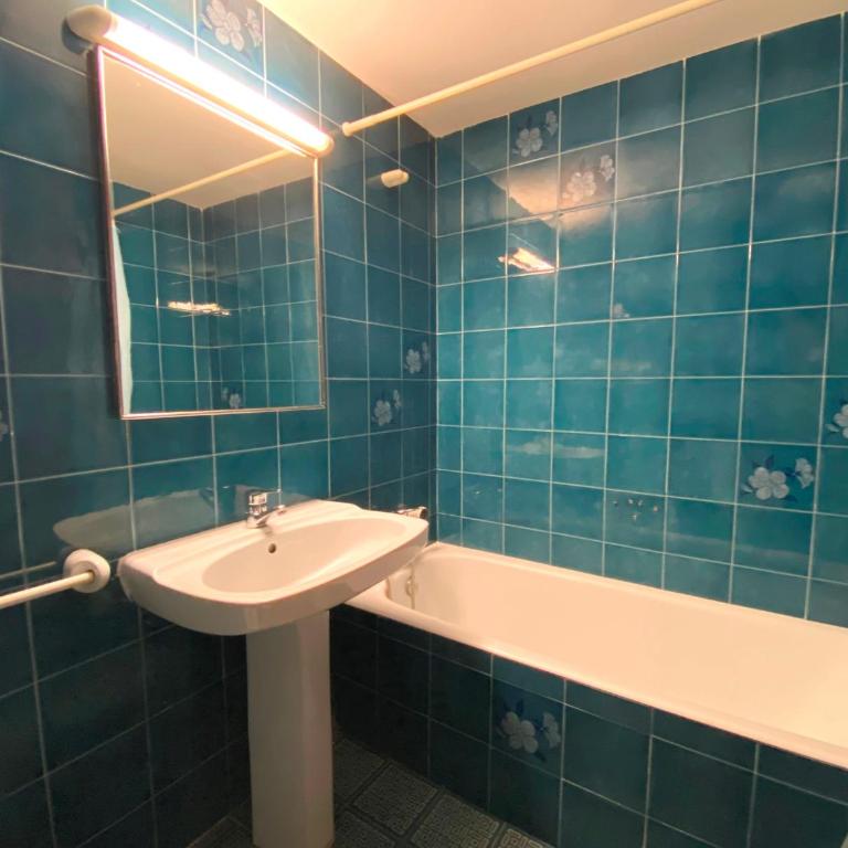 Cala Llenguadets - Two-Bedroom Apartment - 12