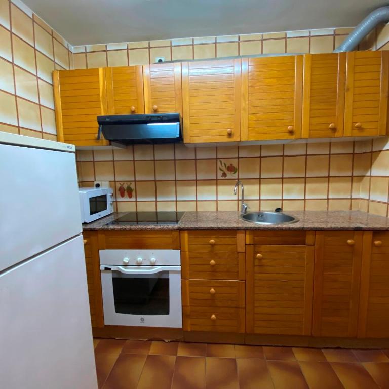 Cala Llenguadets - Two-Bedroom Apartment - 10