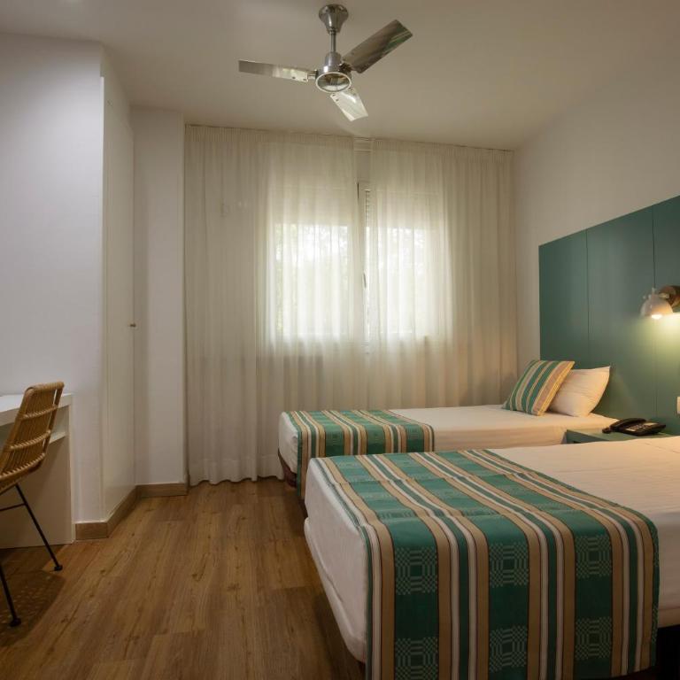 Yomo Hostal BCN Port - Double or Twin Room - 2