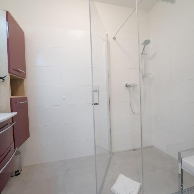 Apartments Oasis Wörthersee neu & zentral - Apartment mit Dusche - 10
