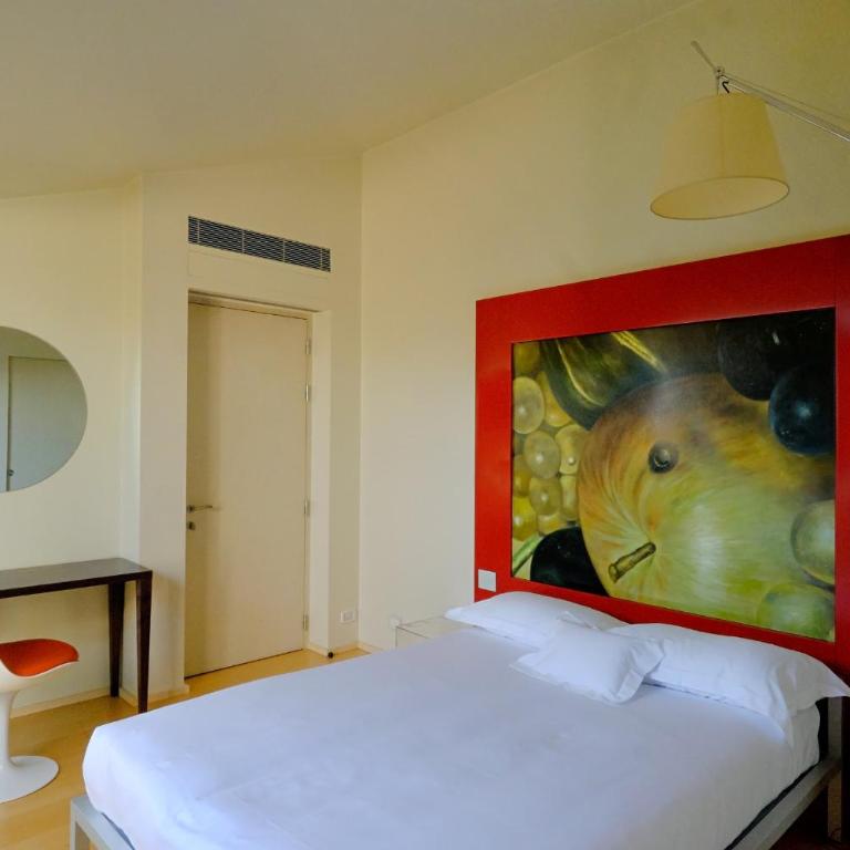 Petronilla - Hotel In Bergamo - Camera Singola Deluxe con Letto Matrimoniale alla Francese - 8