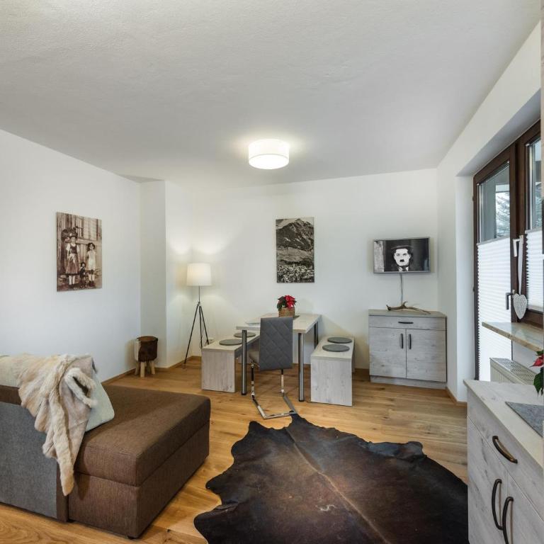 Ladinger, Landhaus - Apartment mit 2 Schlafzimmern und Dusche - 10