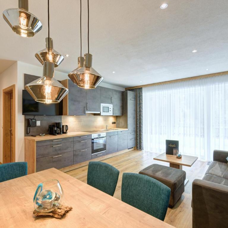 Lerch Suites - Deluxe Apartment mit Garten - 10
