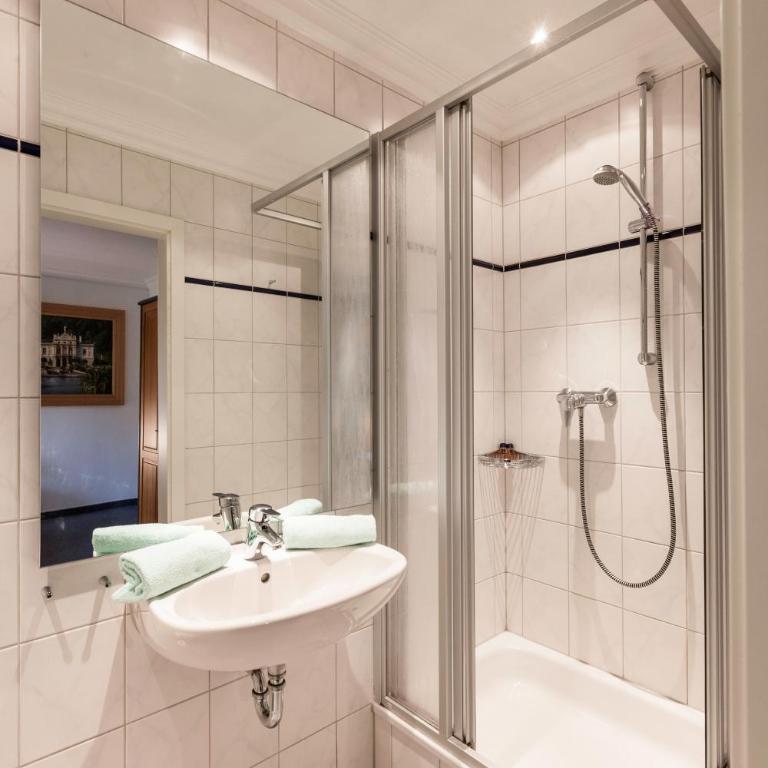 Schlossrestaurant Neuschwanstein - Doppelzimmer mit Bad - 5