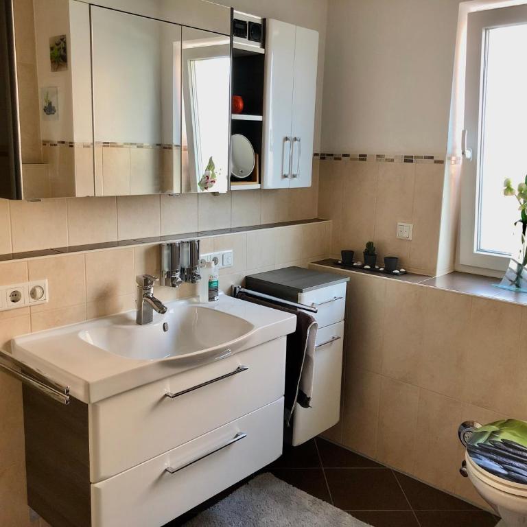 Stadtwohnung am Oertelplatz - Two-Bedroom Apartment - 11