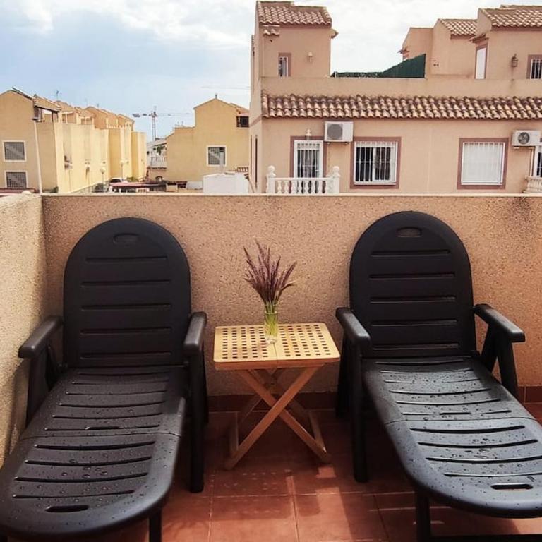 Chill Retreat AC Bungalow in Gran Alacant - Two-Bedroom House - 27
