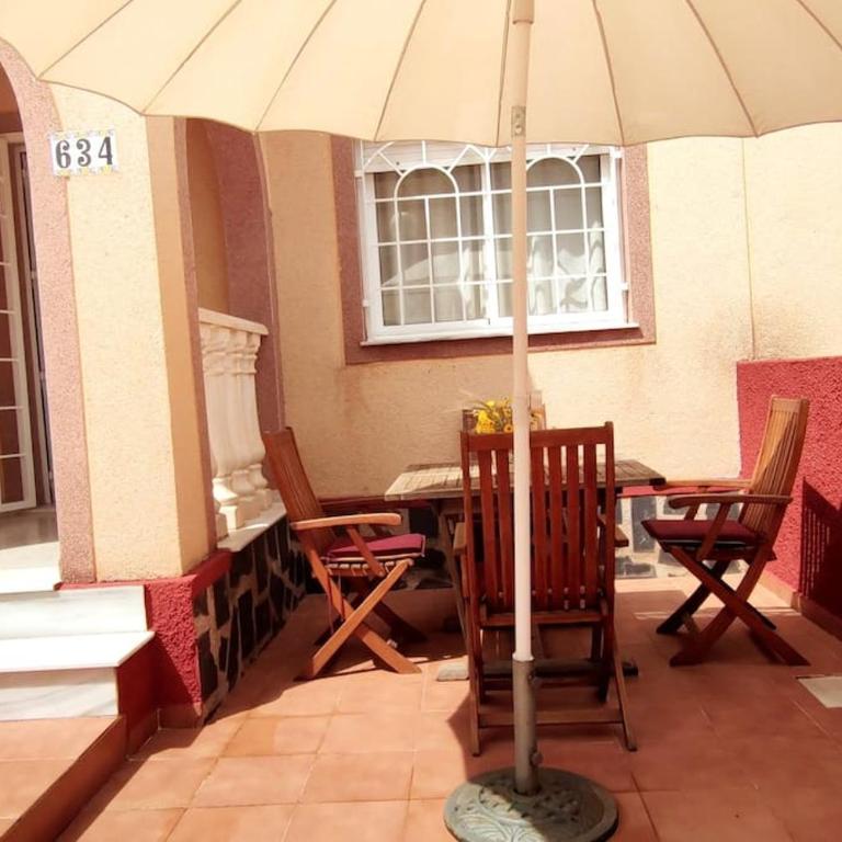 Chill Retreat AC Bungalow in Gran Alacant - Two-Bedroom House - 16