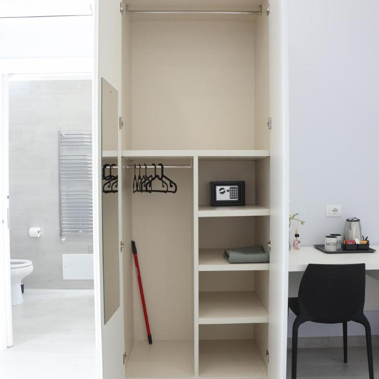 Mida's Boutique Rooms - Camera Matrimoniale Deluxe con Balcone - 7