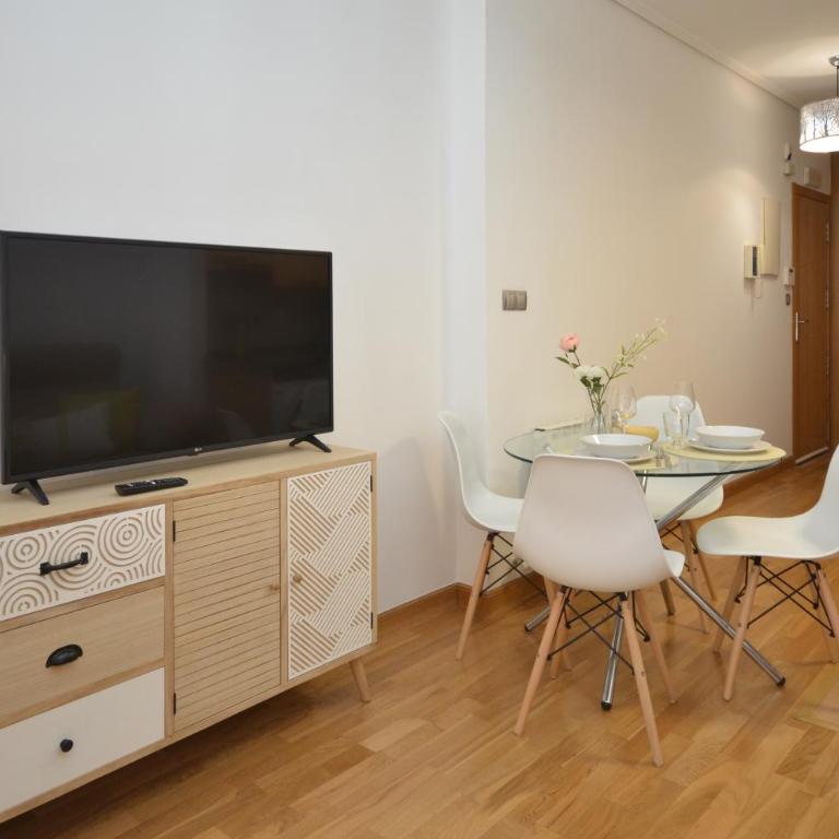 Apartamento zona exclusiva con garaje gratis y Netflix - Apartamento de 1 dormitorio - 2