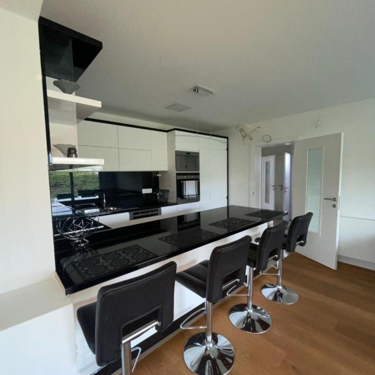 Schöne Gartenwohnung mit Carport und Terrasse! - Apartment mit 2 Schlafzimmern - 2