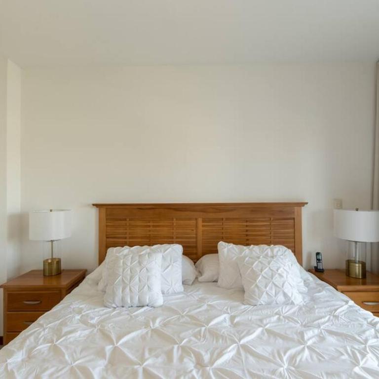 Exclusivo departamento en la zona dorada - Two-Bedroom Apartment - 10