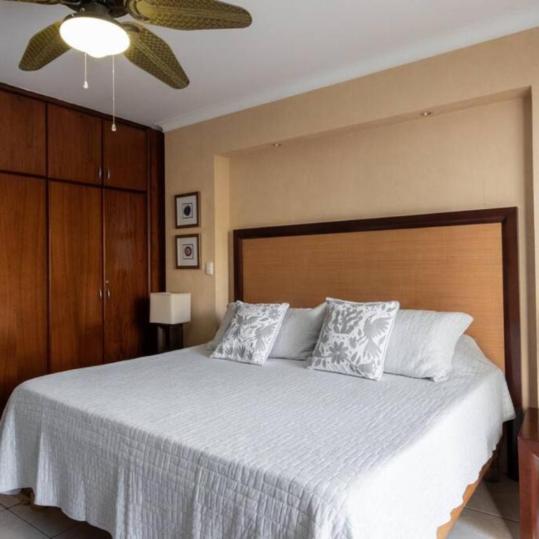 Hermoso dpto. con alberca en Mzt dentro de fraccionamiento - Two-Bedroom Apartment - 8
