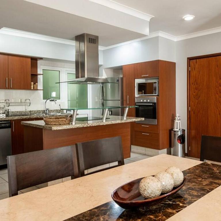 Hermoso dpto. con alberca en Mzt dentro de fraccionamiento - Two-Bedroom Apartment - 9