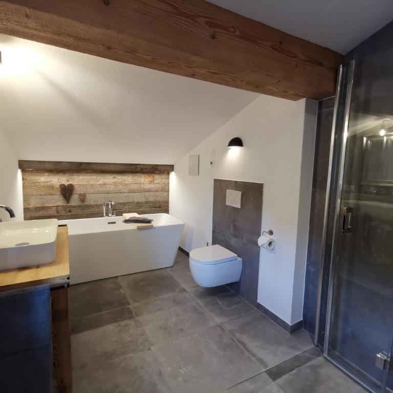 Kräuterhof Chalets - Superior Chalet - 9