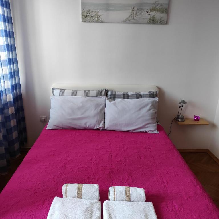 Stan u centru - Apartment with Balcony - 9