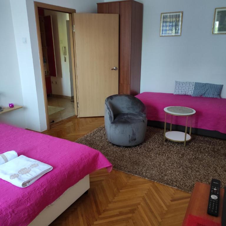 Stan u centru - Apartment with Balcony - 8