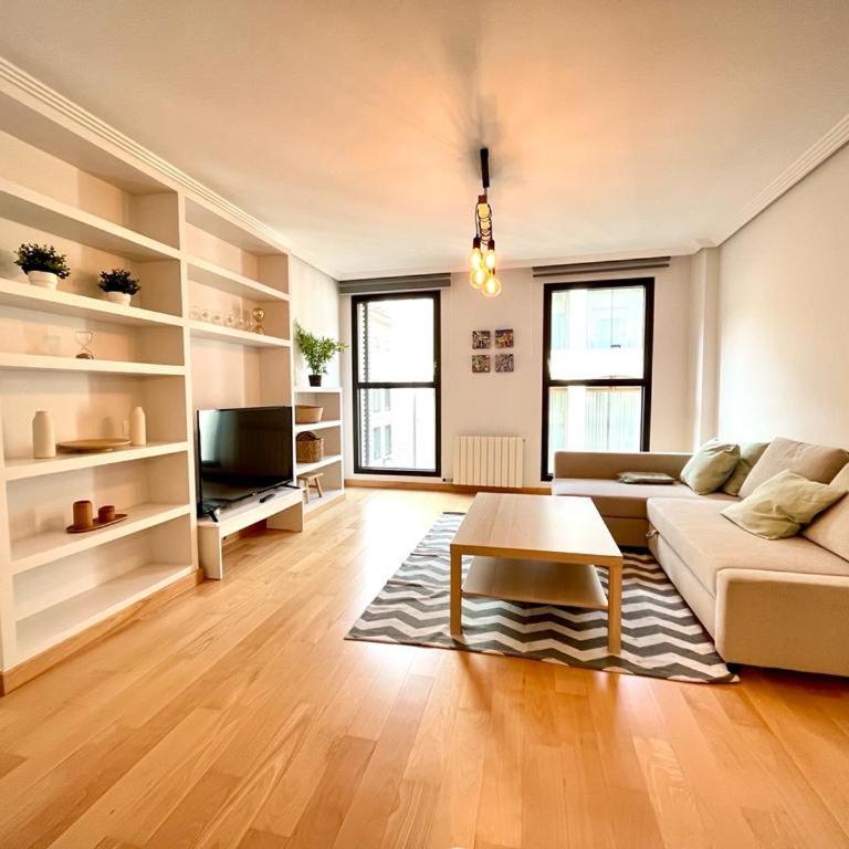 AtuaireHome Cordón 2 piso en centro histórico parking incluido - Apartamento de 2 dormitorios - 2