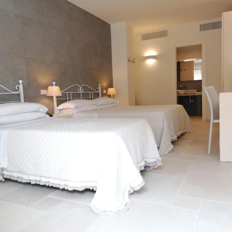 Hotel Giardino Suites&Spa - Camera Tripla Deluxe - 1