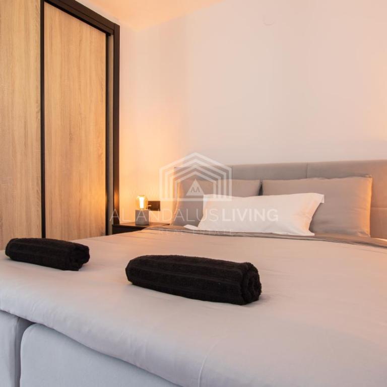 Contemporary loft style apartment with amazing sea views and with direct access to the beach from the community - Apartamento de 2 dormitorios - 4