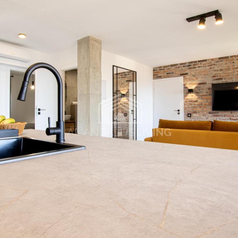 Contemporary loft style apartment with amazing sea views and with direct access to the beach from the community - Apartamento de 2 dormitorios - 15