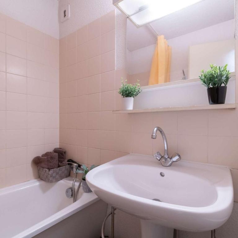 Appartement 8 personnes avec balcon sud, navette télécabine à proximité, Saint-Lary-Soulan - FR-1-296-388 - Apartment - 6