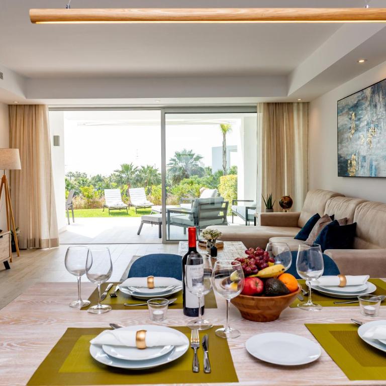 Alcazaba Lagoon Apartment with Private Beach, Pools, Gym, Sauna, Hot Tub & Fully Equipped Kitchen - Apartamento de 2 dormitorios - 9
