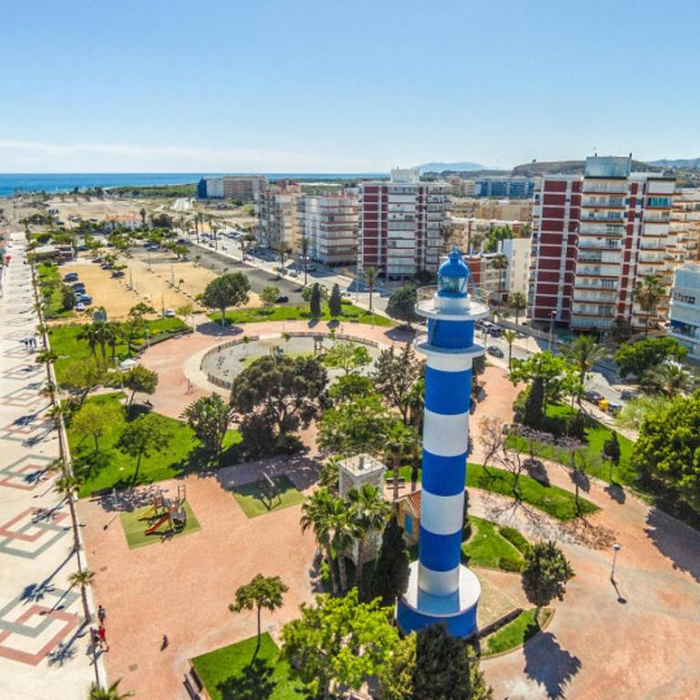 Luxury 190m2 Amplio apartamento moderno con terraza en la azotea de 50m2 junto a la playa, en el centro de Torre del Mar, Málaga, Modern large apartment with 50m2 roof terrace by the beach, right in the center of Torre del Mar, Malaga - Superior Apartment - 1