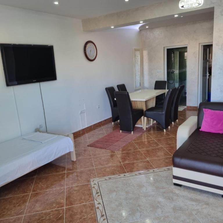 Apartmani Ani - Two-Bedroom Apartment - 12