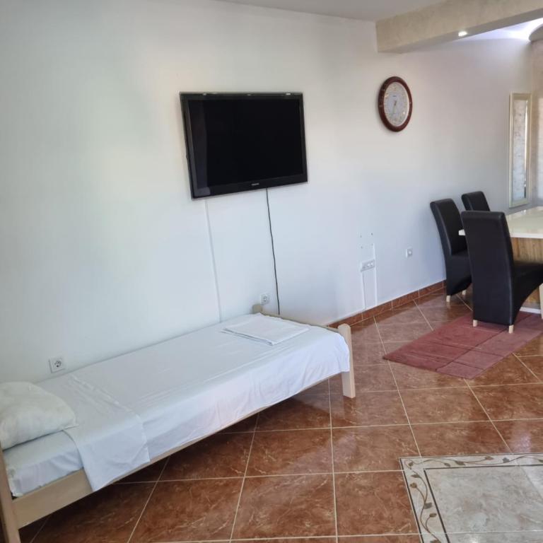 Apartmani Ani - Two-Bedroom Apartment - 14