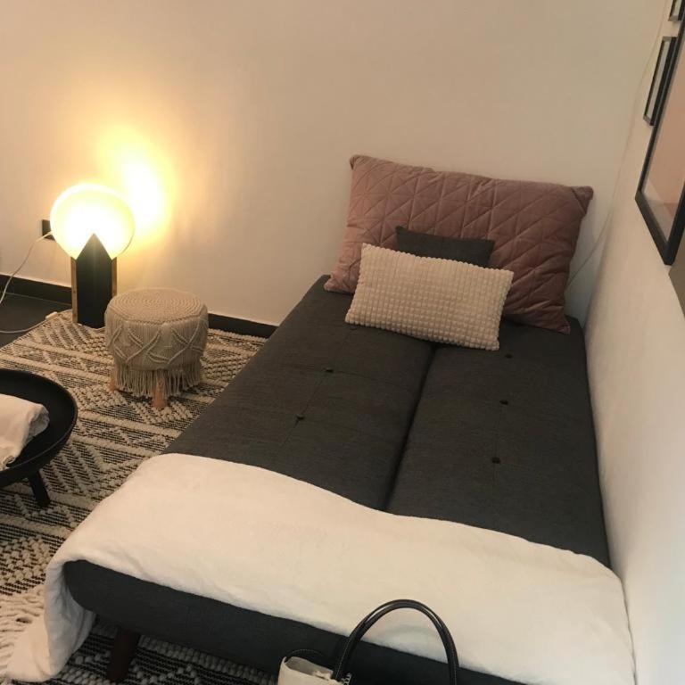 EDU' - One-Bedroom Apartment - 2