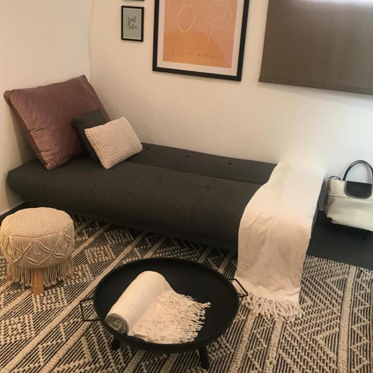 EDU' - One-Bedroom Apartment - 4