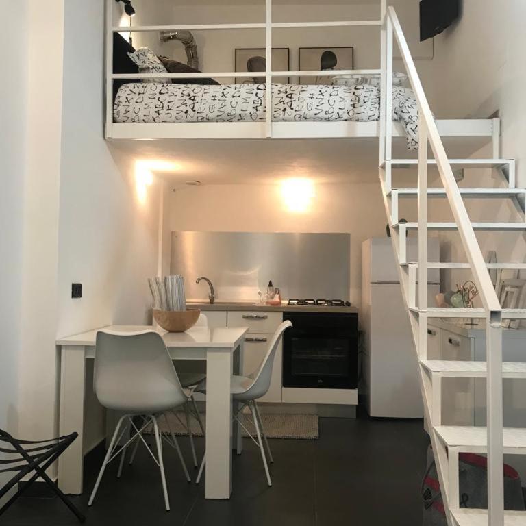 EDU' - One-Bedroom Apartment - 5