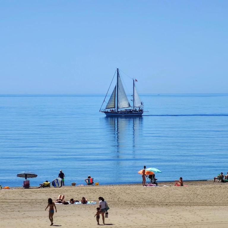 Alcazaba Lagoon Apartment with Private Beach, Pools, Gym, Sauna, Hot Tub & Fully Equipped Kitchen - Apartamento de 2 dormitorios - 60