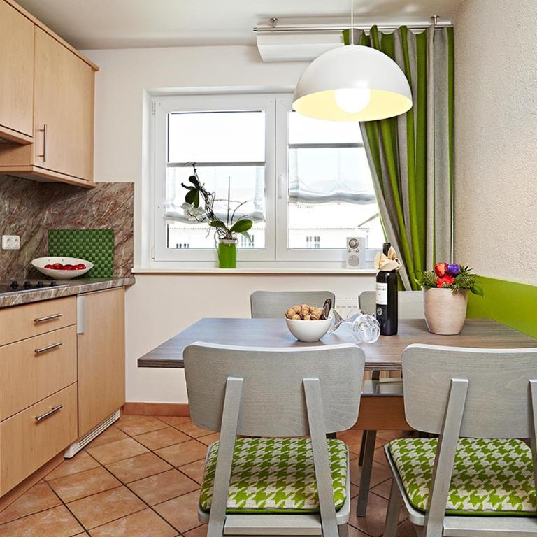 Alpenflair Ferienwohnungen Gästehaus Hilbrand Whg 313,314,215 - Apartment mit 2 Schlafzimmern - 1